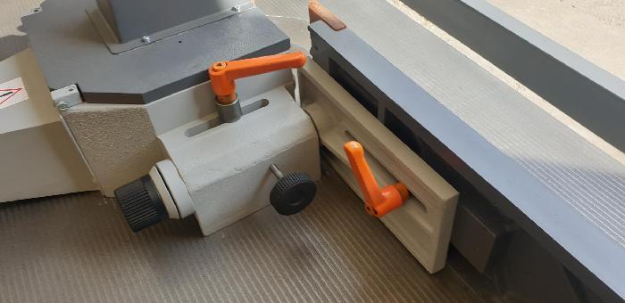 Spindle moulders with a side table GOMA F-110