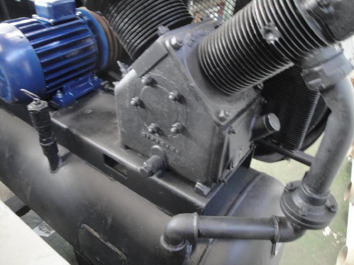 Reciprocating compressors Fabryka Wagonów Świdnica model 33 